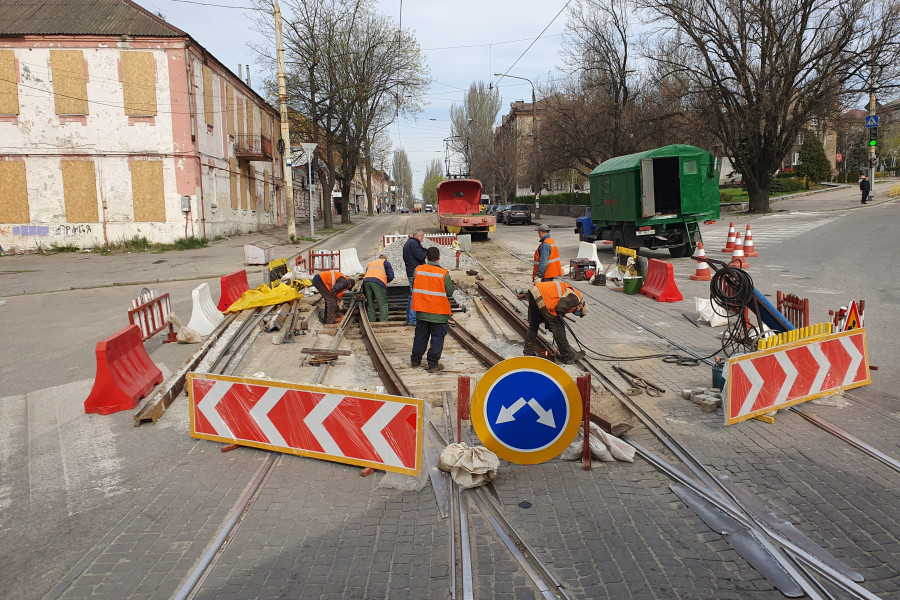Ремонтні роботи на пл. Транспортній